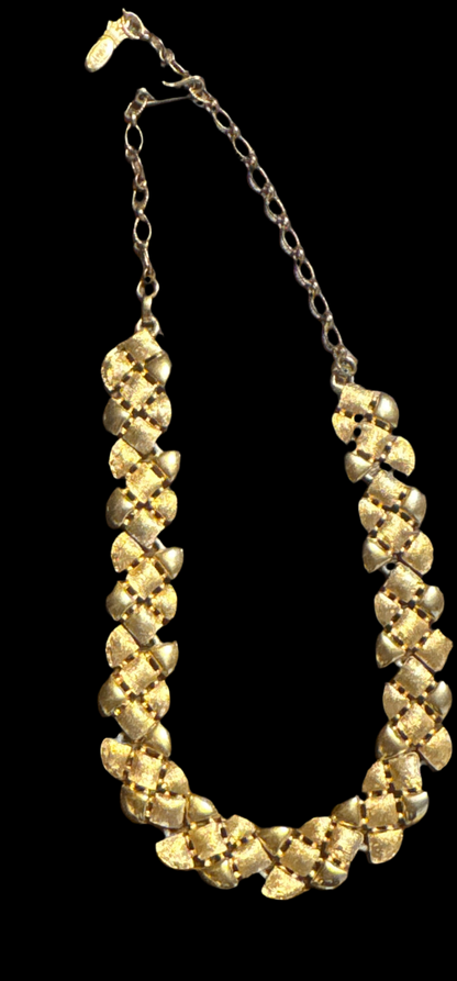 Vintage Emmons Gold tone Necklace –