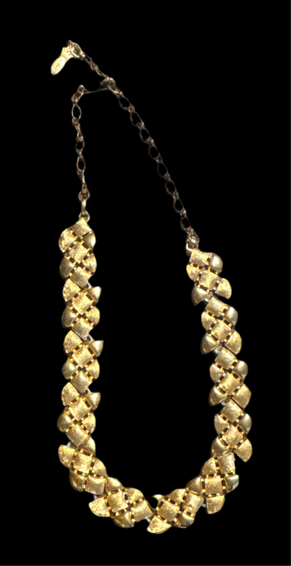 Vintage Emmons Gold tone Necklace –